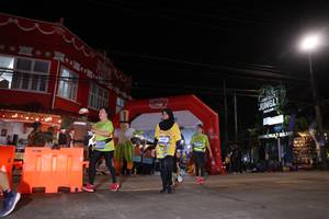 BIB: 4520
                            <button type="button" onclick="openModal(26233119)" class="btn btn-primary btn-sm float-right btn-popup" data-toggle="modal" data-target=".modal-high-quality">
                        <i class="fas fa-shopping-cart"></i> Add to Cart
                    </button>
                                            <button type="button" onclick="isThisMe(26233119, true)" class="btn btn-success btn-sm float-right btn-popup btn-isme hidden" data-toggle="tooltip" data-placement="bottom" title="นี่คือรูปของคุณใช่ไหม คลิกที่นี่เพื่อเอาเข้าอัลบั้ม">
                        <i class="fas fa-plus"></i> Add to album
                    </button>
                    <button type="button" onclick="isThisMe(26233119, false)" class="btn btn-warning btn-sm float-right btn-popup btn-isnotme hidden">
                        <i class="fas fa-ban"></i> Remove from album
                    </button>